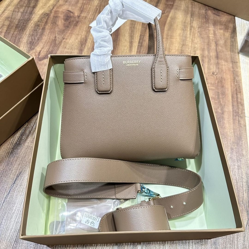 B**rry shopping bags